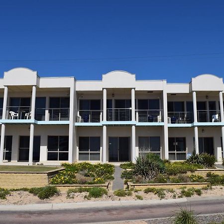 Christies Seahorse Holiday Townhouses Port Noarlunga Extérieur photo