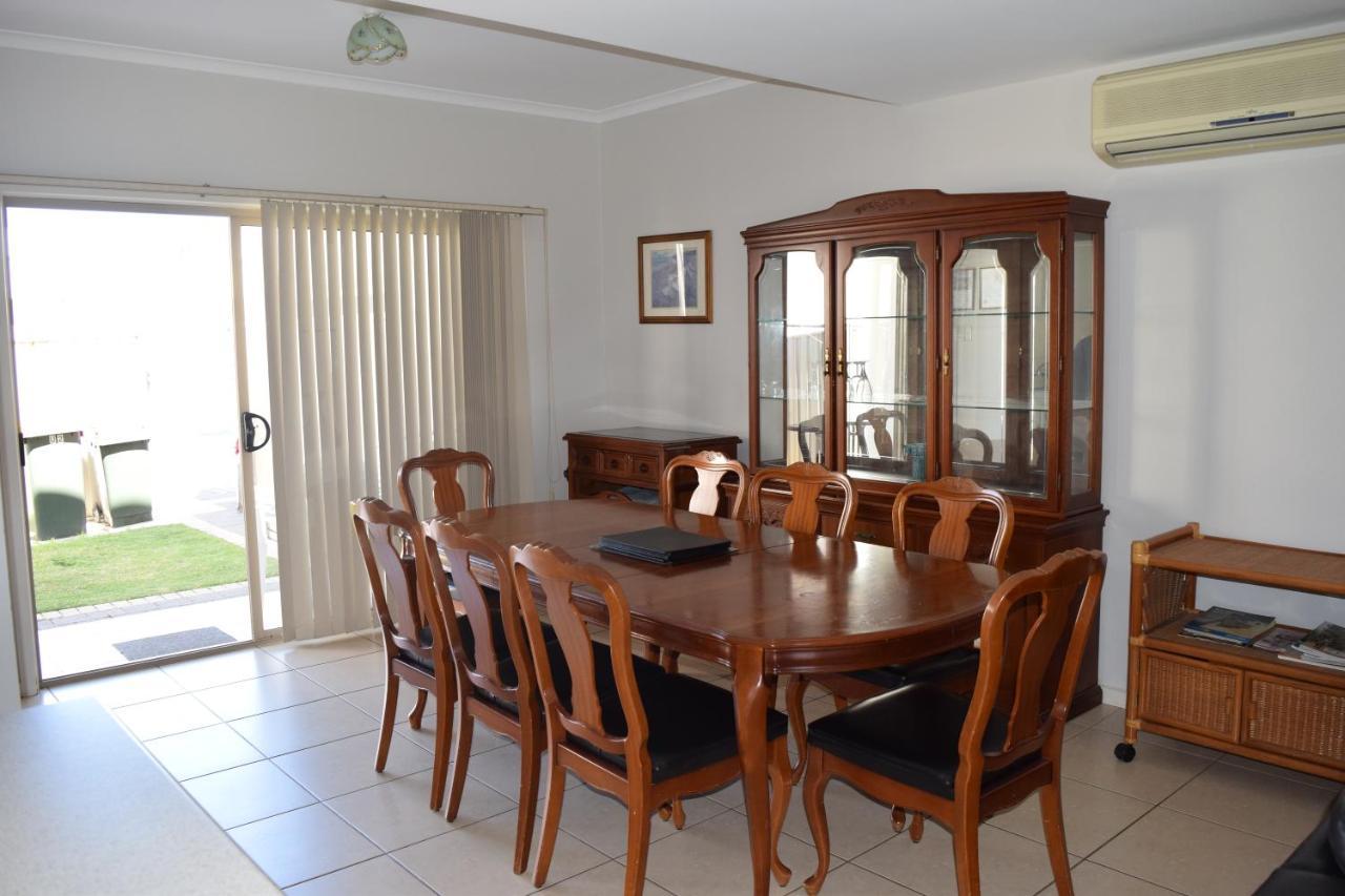 Christies Seahorse Holiday Townhouses Port Noarlunga Extérieur photo
