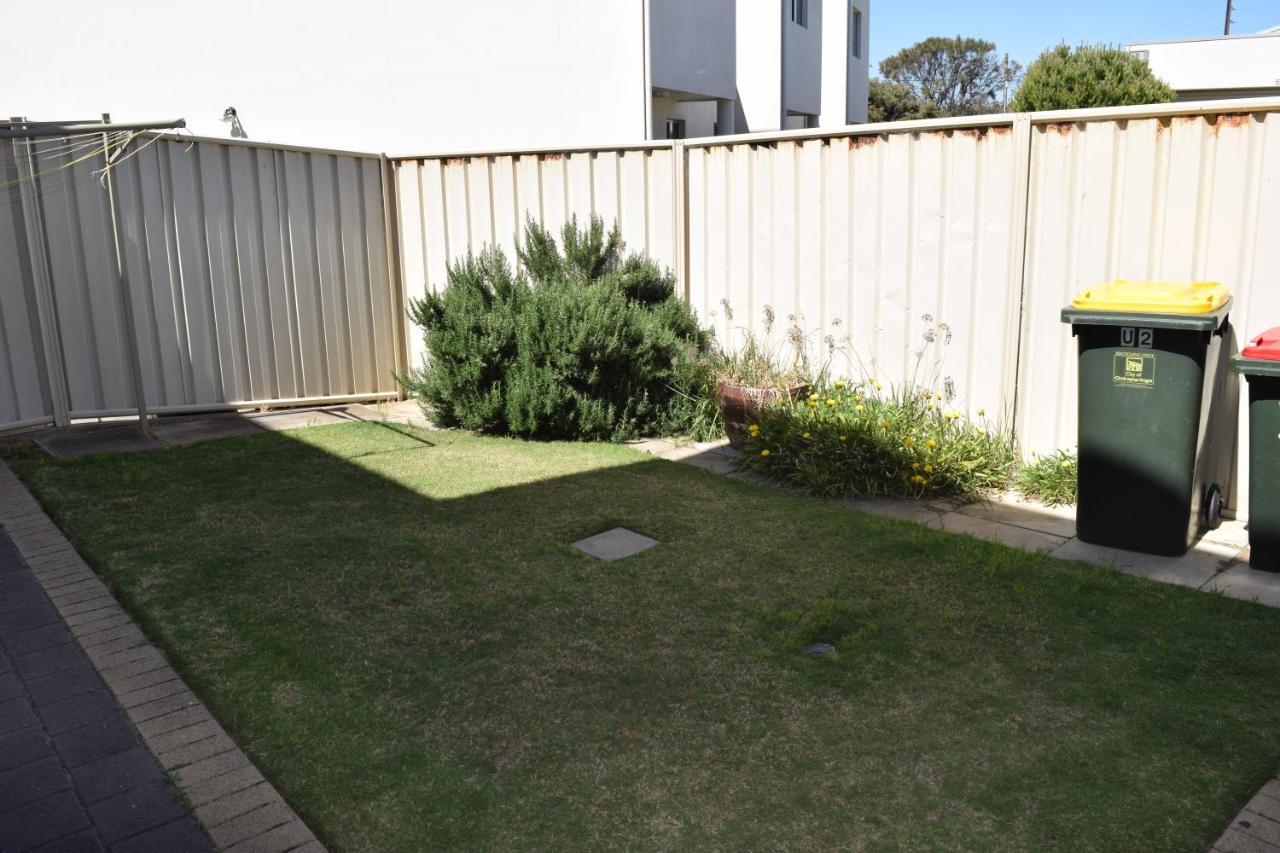 Christies Seahorse Holiday Townhouses Port Noarlunga Extérieur photo